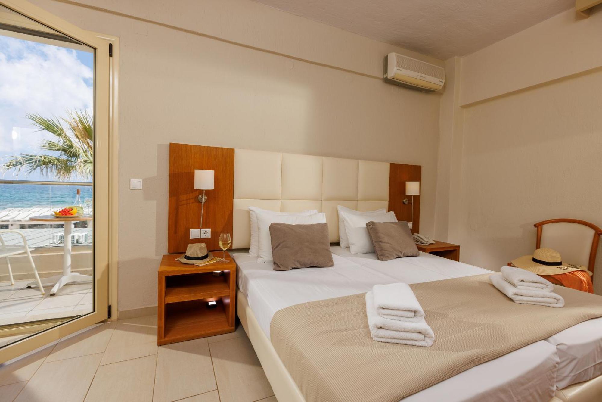 Malia Bay Beach Hotel & Bungalows Екстериор снимка
