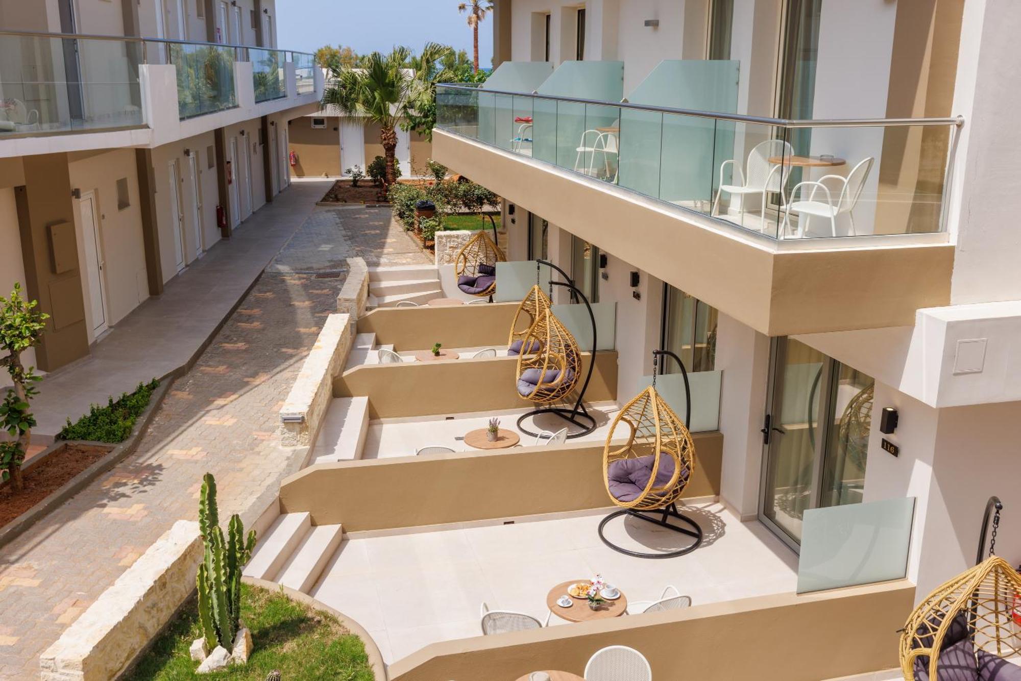 Malia Bay Beach Hotel & Bungalows Екстериор снимка