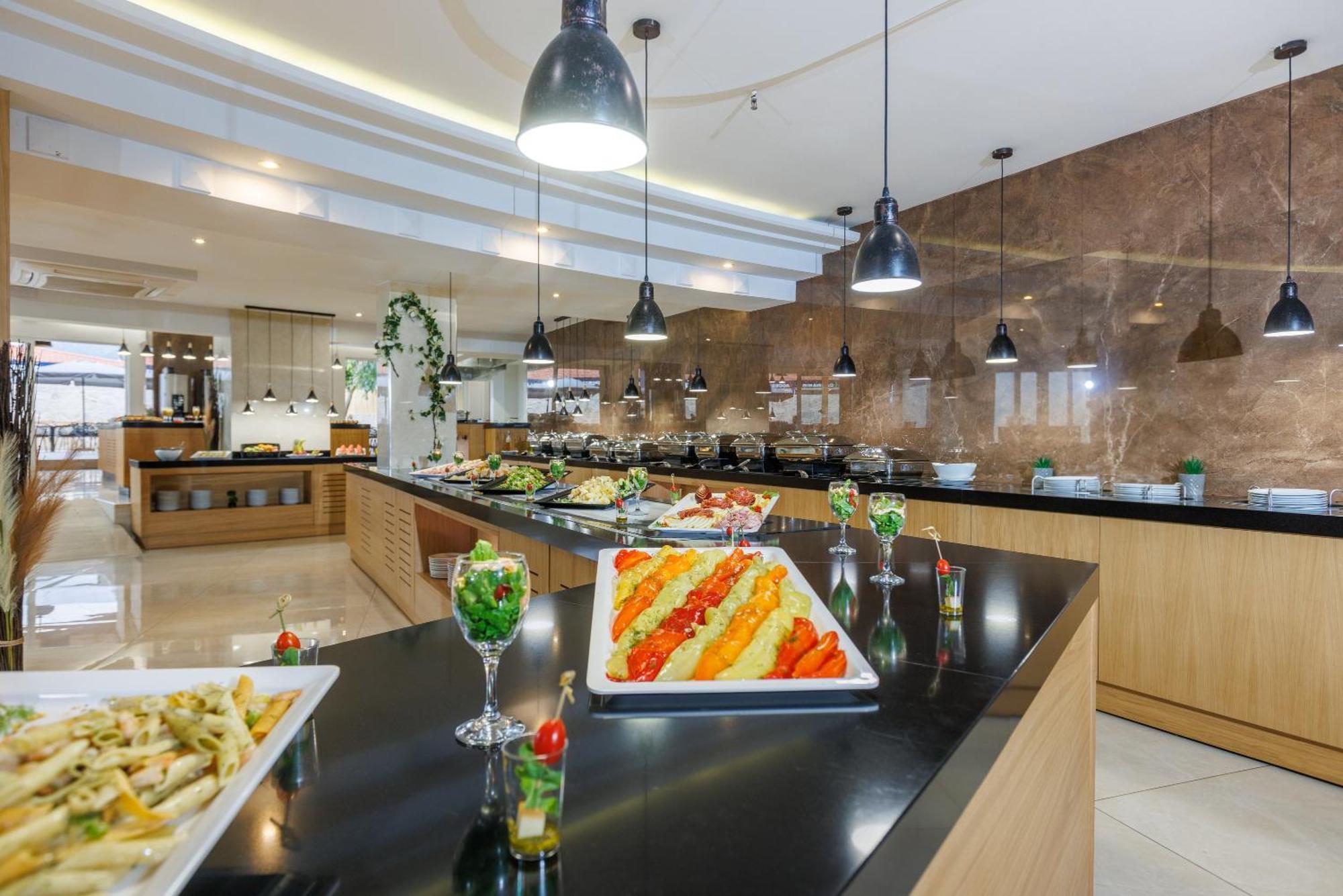 Malia Bay Beach Hotel & Bungalows Екстериор снимка