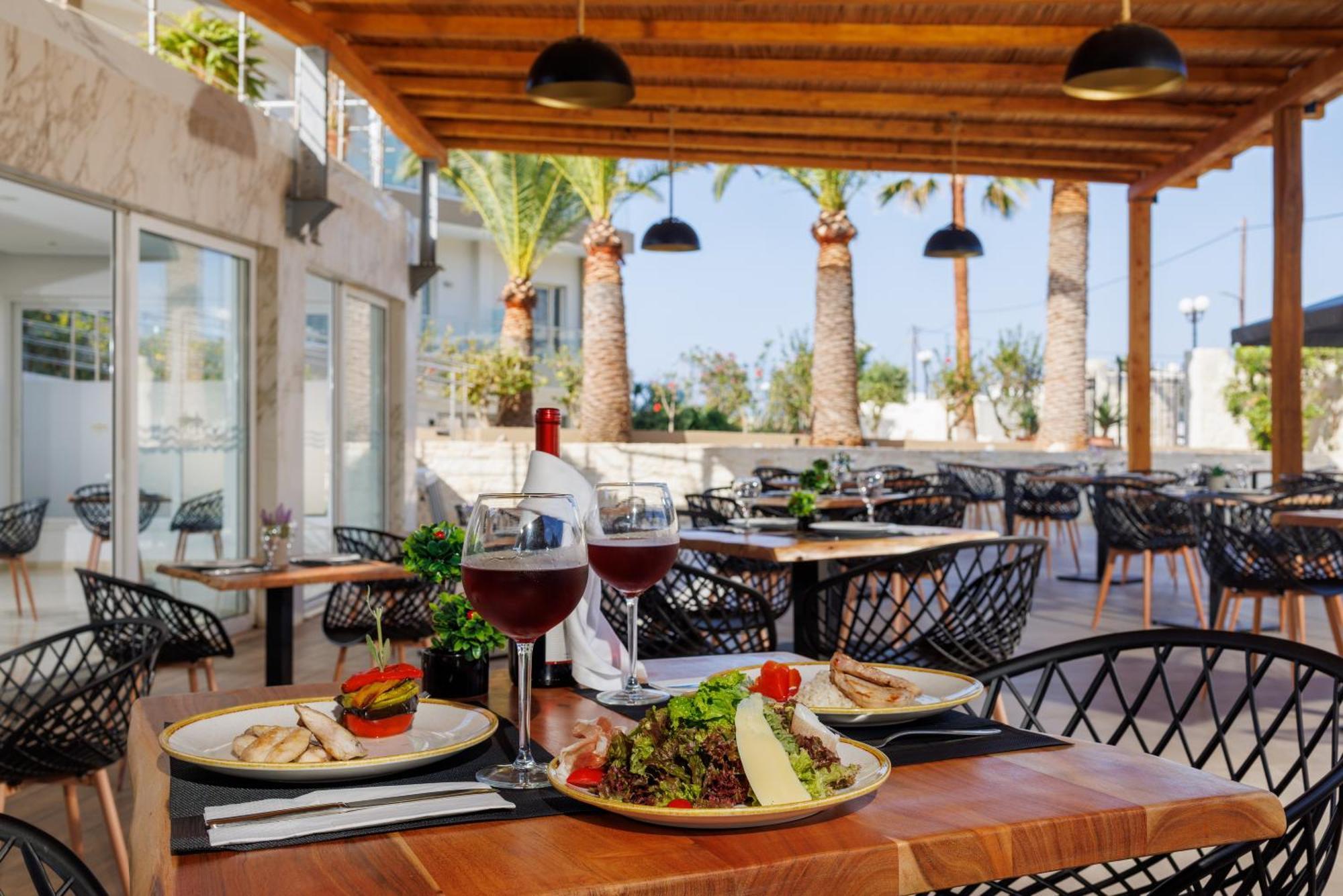 Malia Bay Beach Hotel & Bungalows Екстериор снимка
