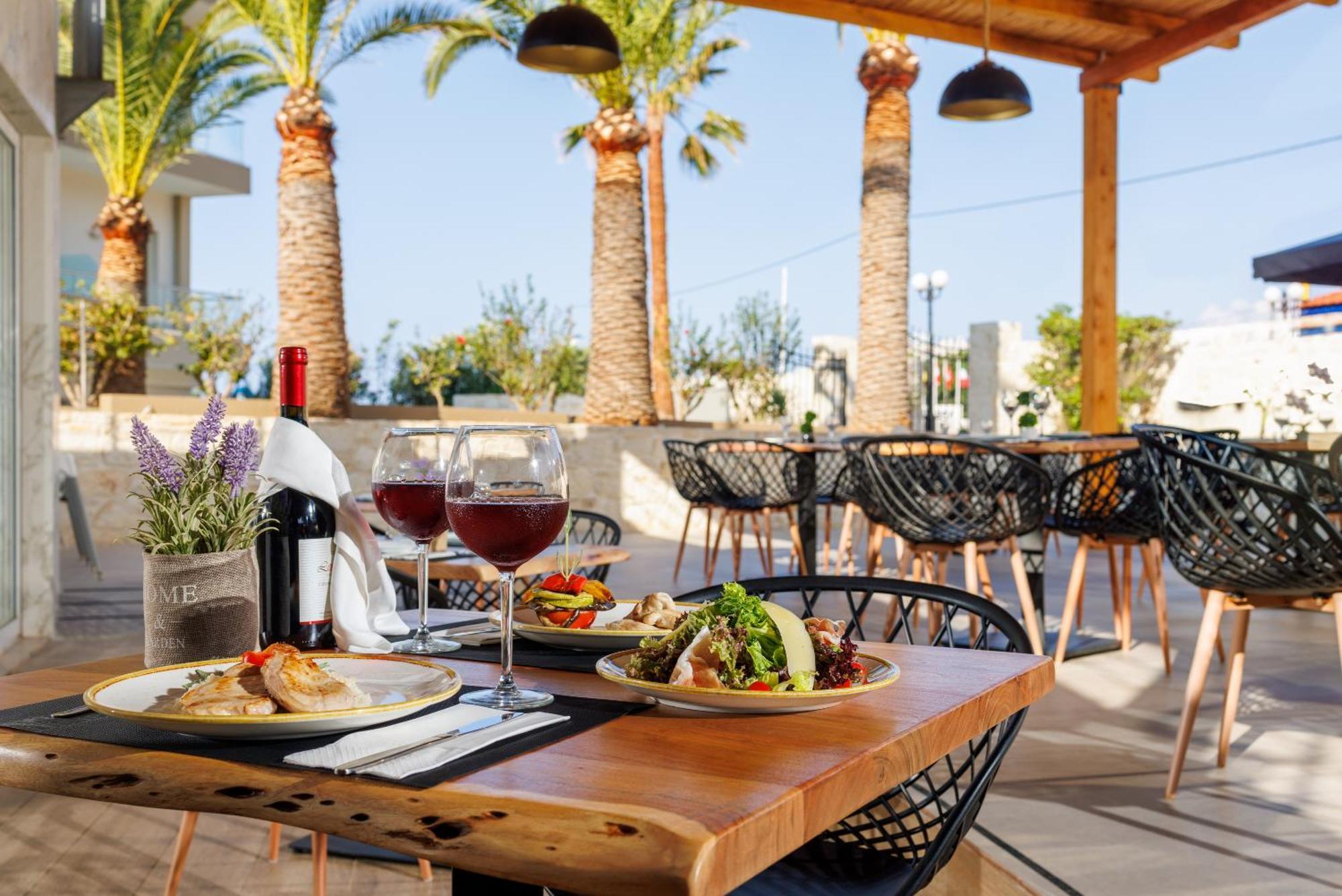 Malia Bay Beach Hotel & Bungalows Екстериор снимка