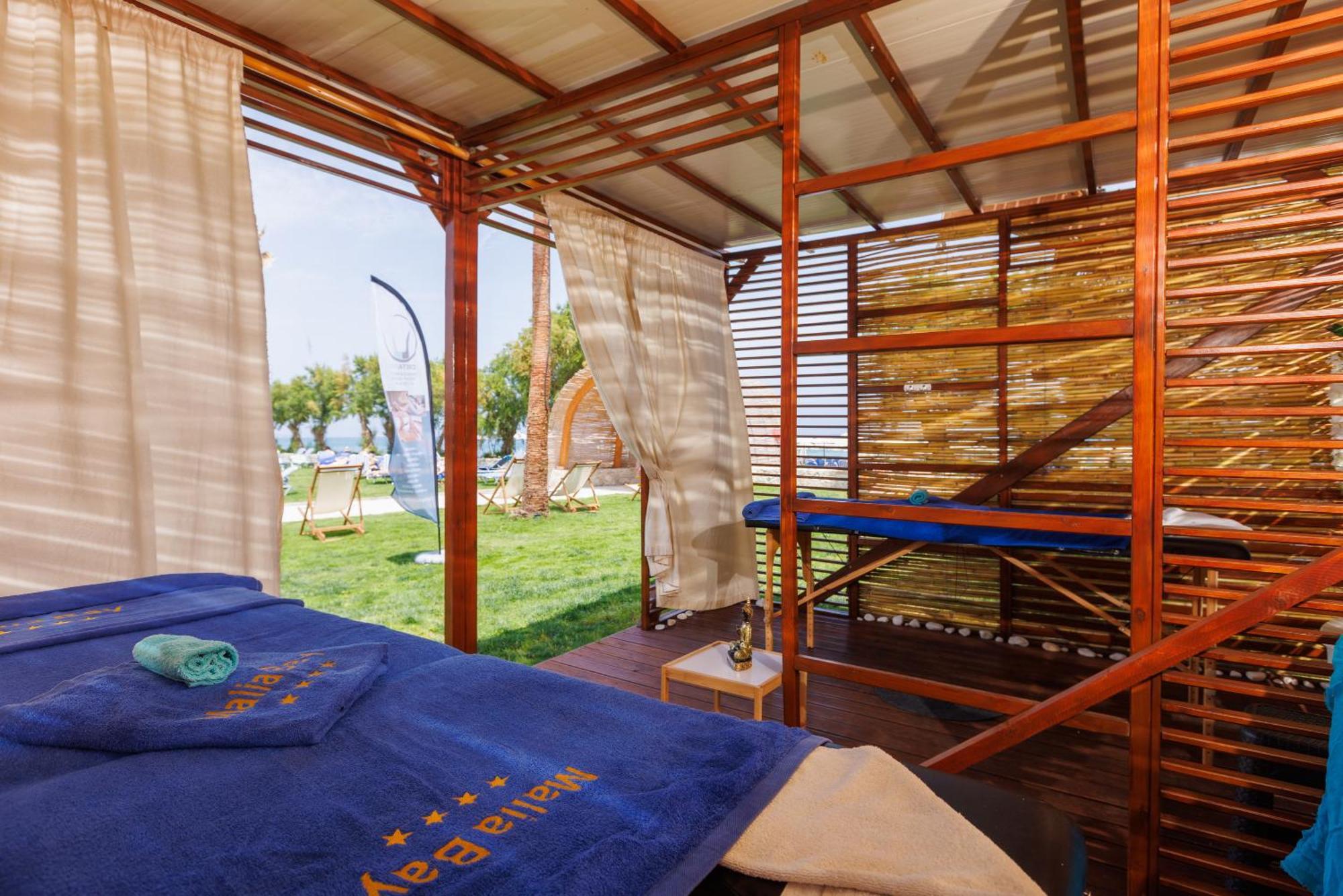 Malia Bay Beach Hotel & Bungalows Екстериор снимка